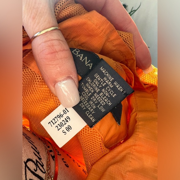 Banana Republic Waterproof Vest - Picture 5 of 12